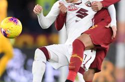 开云体育官网-意甲赛场上演惊心动魄的对决