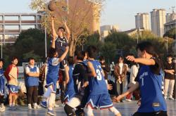 开云体育app-高校篮球赛开赛在即，吸引众多观众