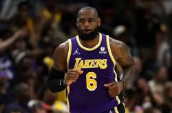 开云体育下载-爵士血洗菲律宾男篮，浓眉一己之力扛起全队的简单介绍