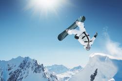 开云体育入口-西决生死战之夜，拉文关键节点连续得分，改写历史的瞬间