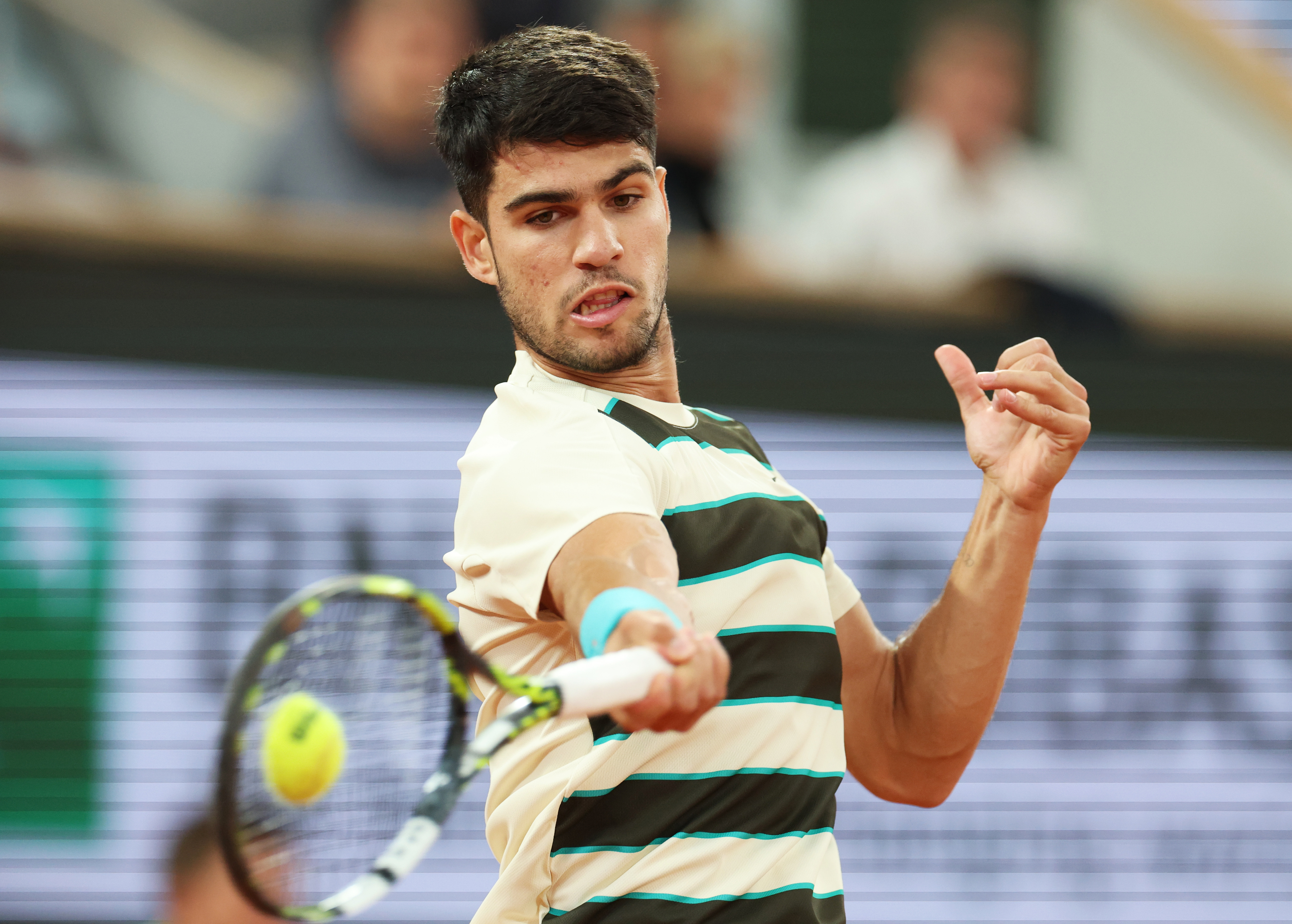 意大利网球队轻取世界网球队，阿尔卡拉斯关键制胜