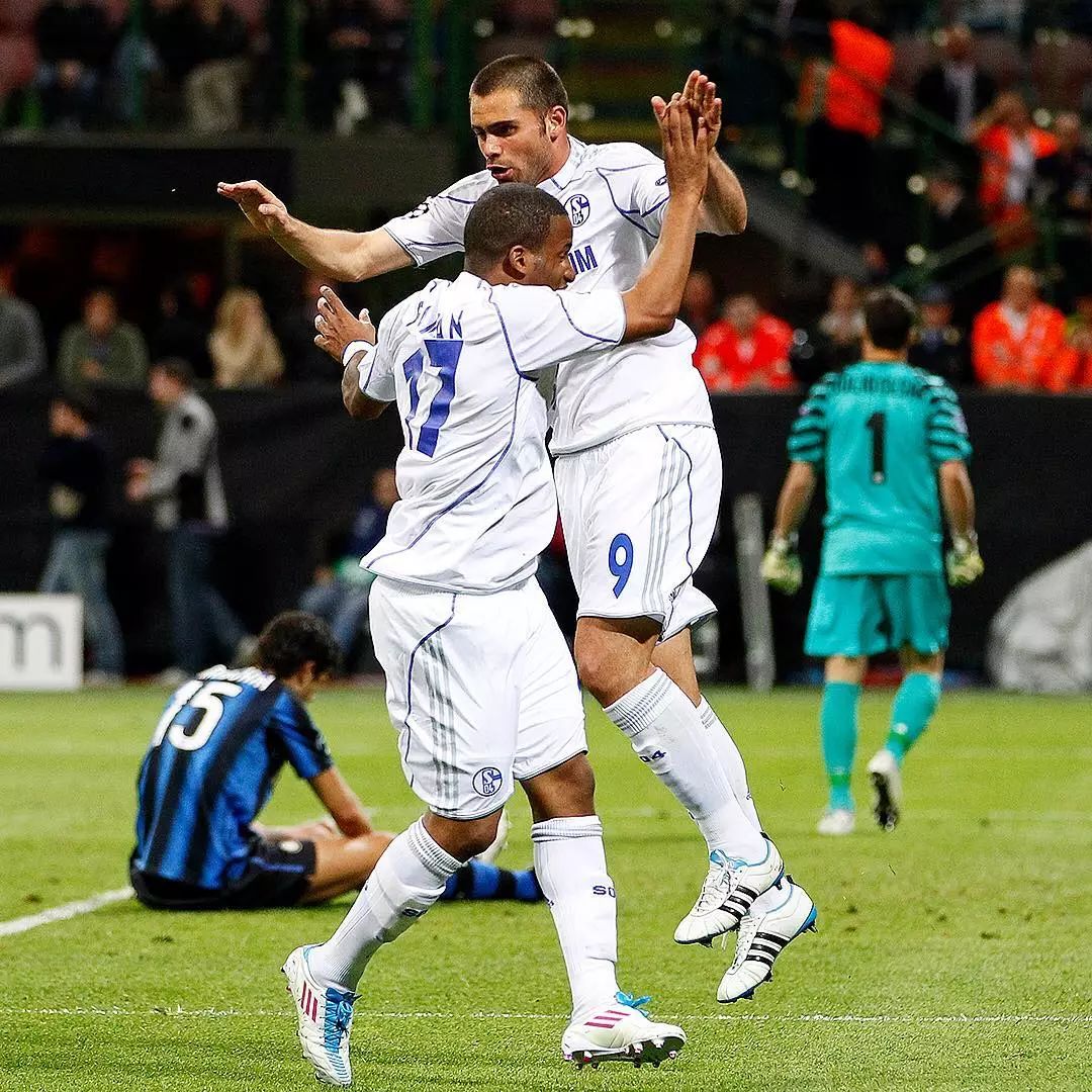 包含汉诺威成功取得胜利，小胜收官报复对手的词条