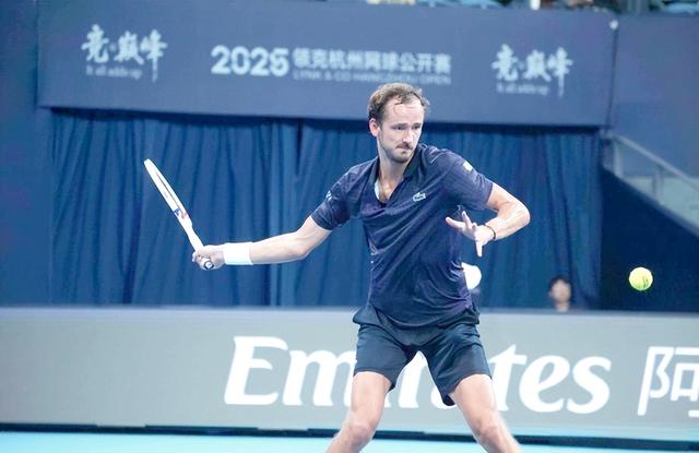 关于日本网球队碾压英国网球队，梅德韦杰夫制霸全场的信息