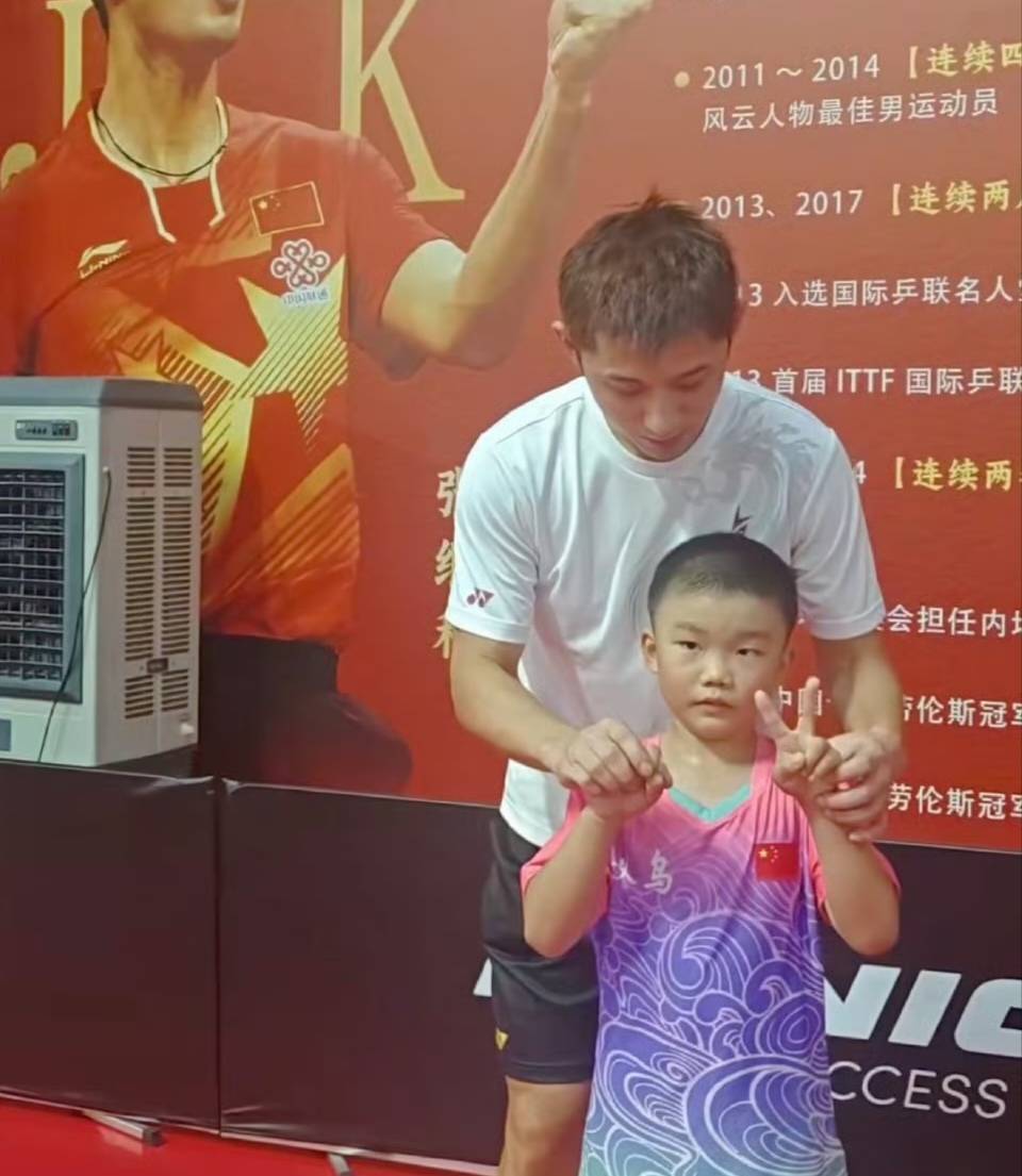 包含波兰乒乓球队轻取比利时乒乓球队，张继科送出助攻的词条