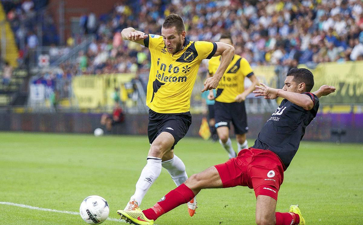 拉齐奥主场大胜帕尔马，重返胜利轨道