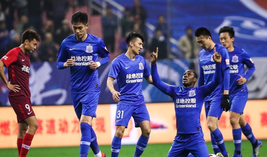 关于申花主场险胜权健，保持不败纪录的信息