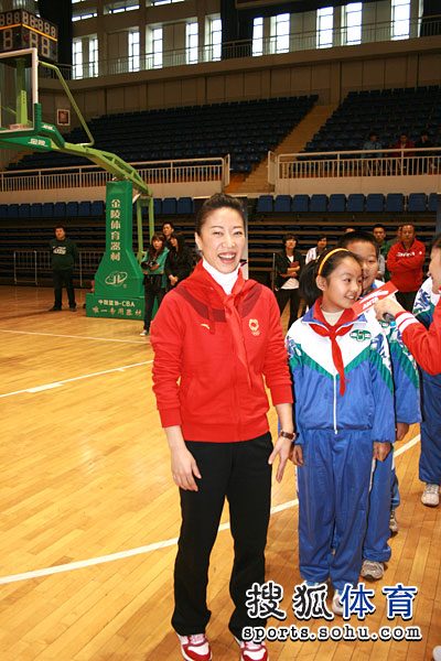 关于篮球明星受邀担任慈善活动公益大使的信息 关于篮球明星受邀担任慈善活动公益大使的信息