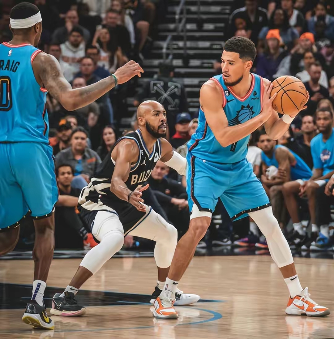 关于雄鹿胜归谁手？今晚对阵雷霆的比赛将揭晓答案的信息