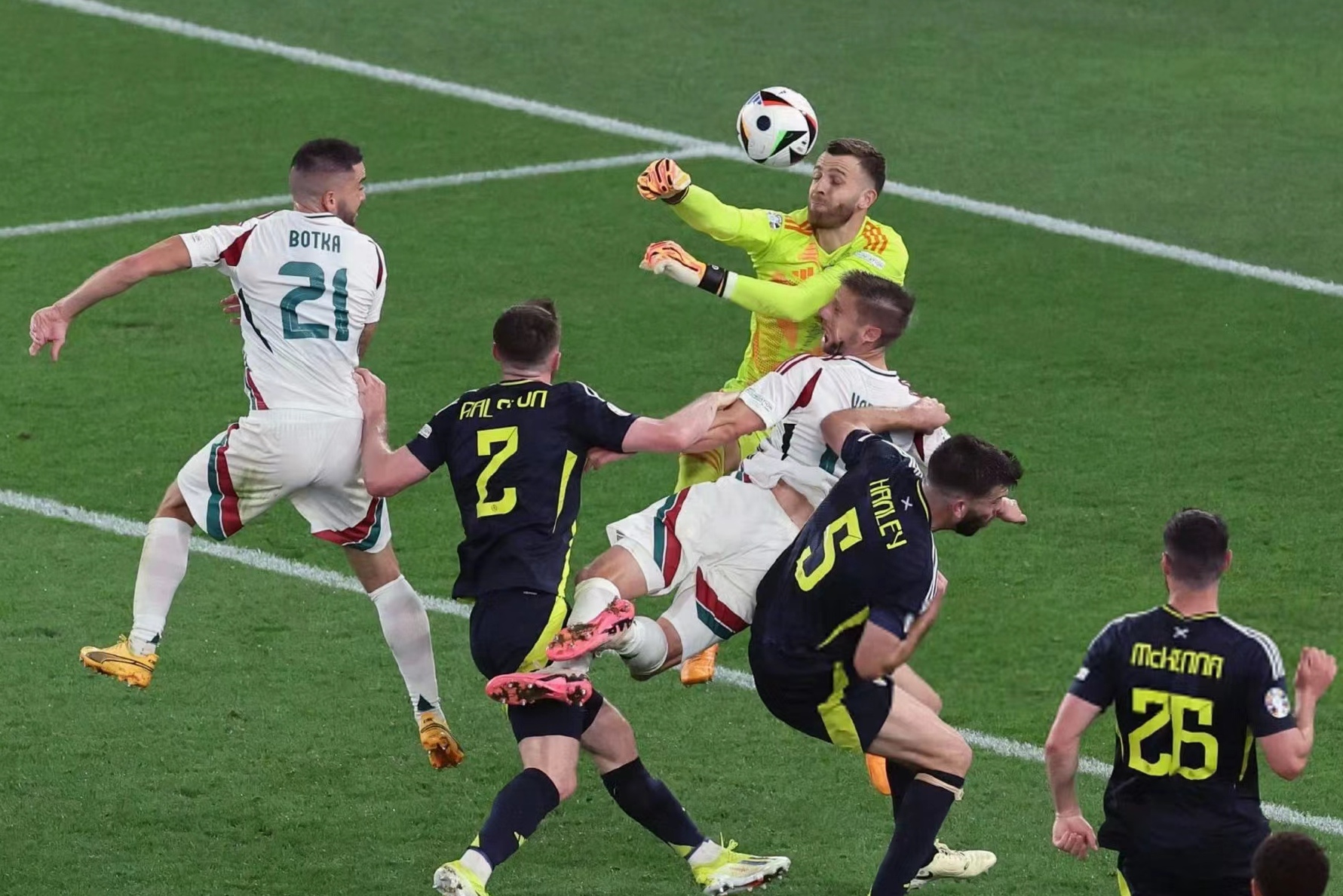 惊艳的绝杀进球改变比赛走向的简单介绍