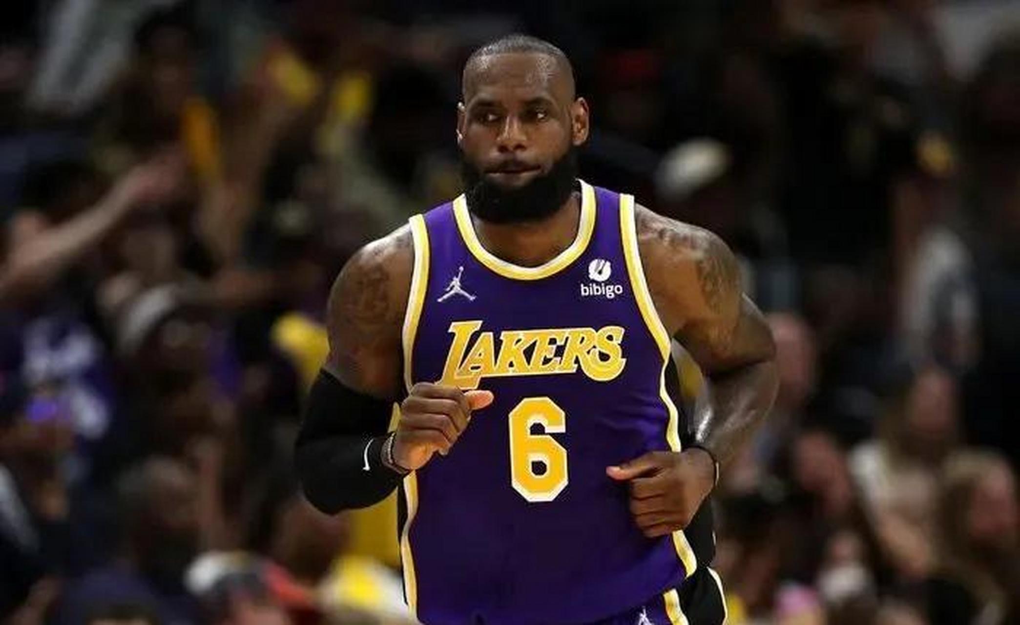 爵士血洗菲律宾男篮，浓眉一己之力扛起全队的简单介绍