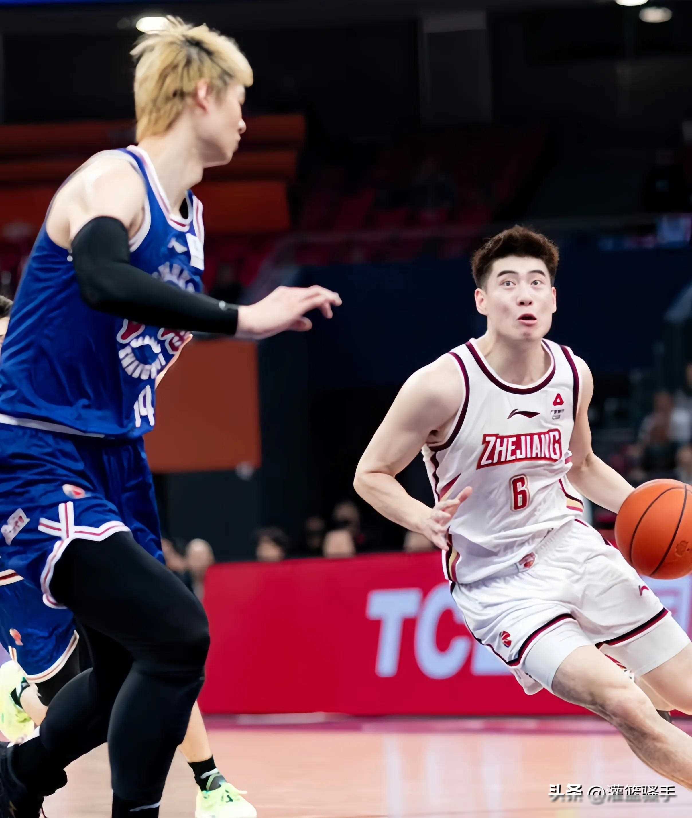 深圳队险胜辽宁队，霍勒迪统治全场