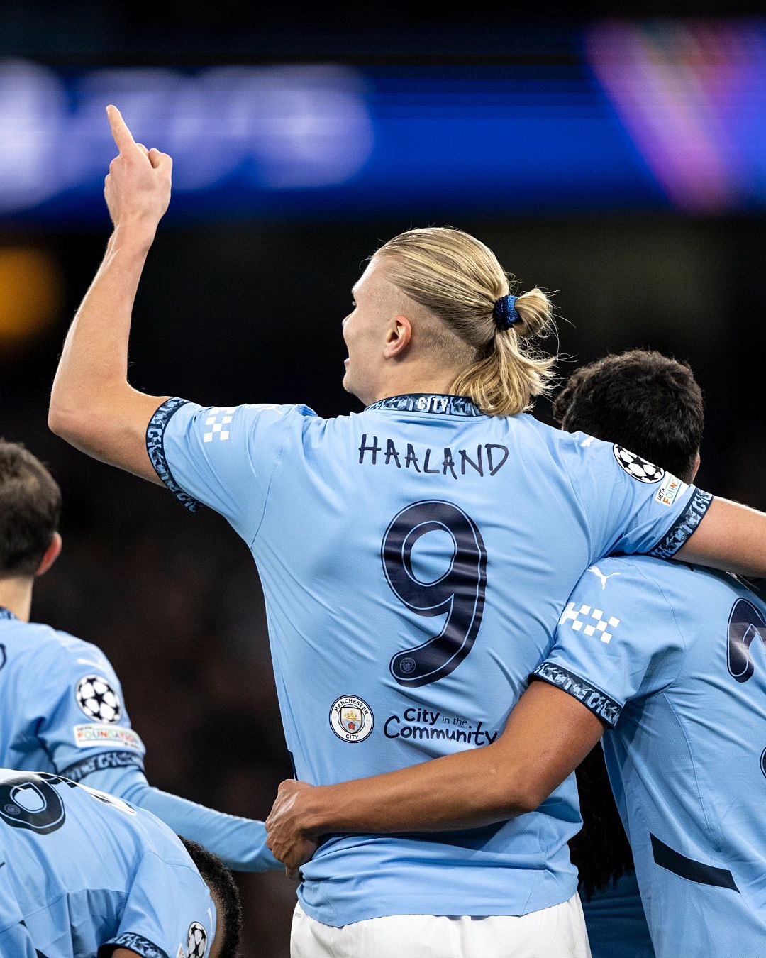 关于巴黎鏖战皇马，哈兰德完成帽子戏法的信息