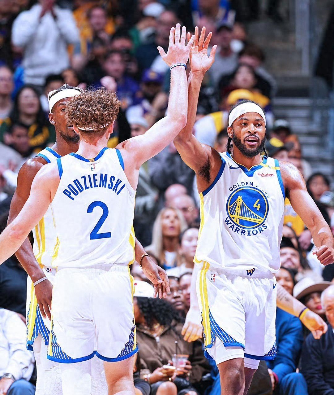 关于湖人B队翻盘勇士，波尔津吉斯三分雨点燃全场的信息