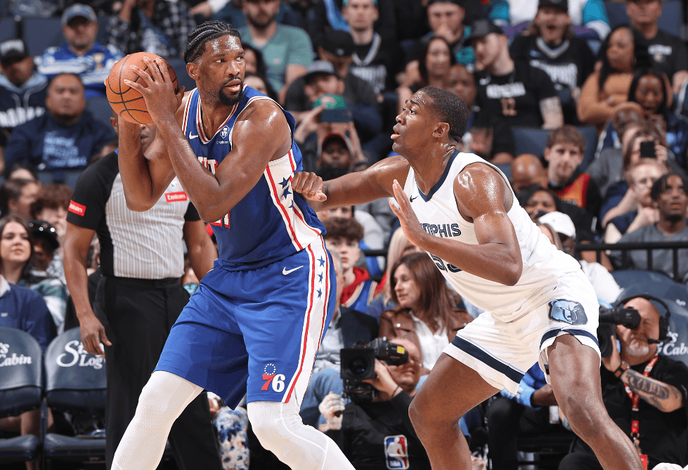 关于尼克斯碾压灰熊，恩比德统治全场的信息