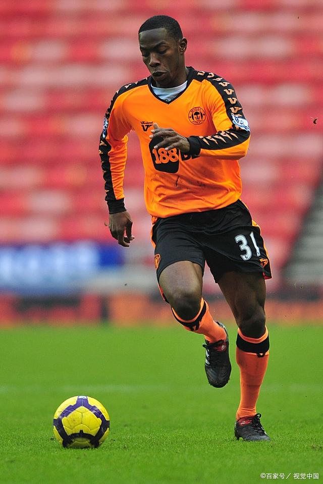 泰国羽毛球队力克英格兰羽毛球队，陶菲克制霸全场的简单介绍