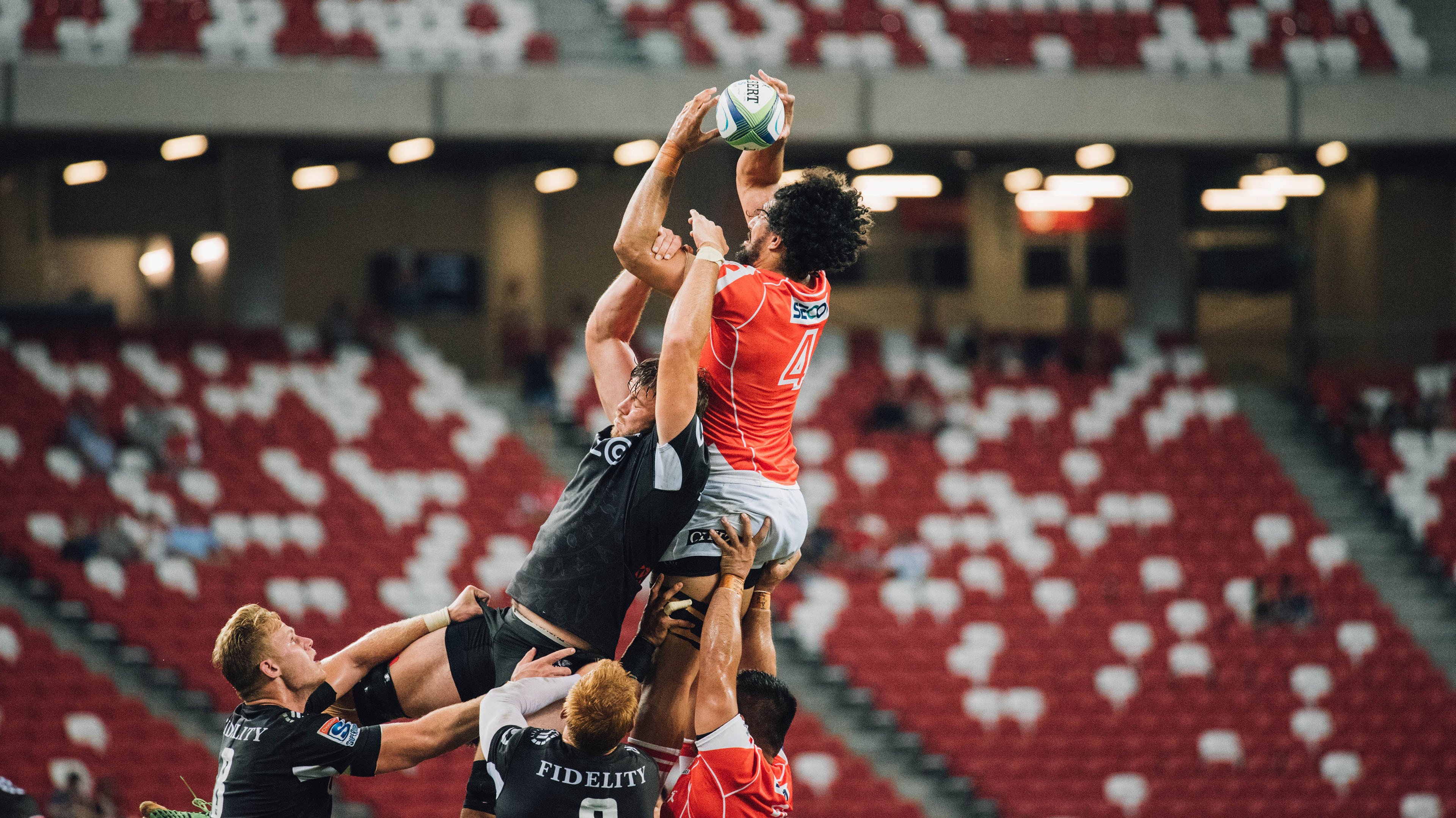 从奥斯梅恩的防守艺术到威尔士的逆转哲学，足球战术中的锁与破