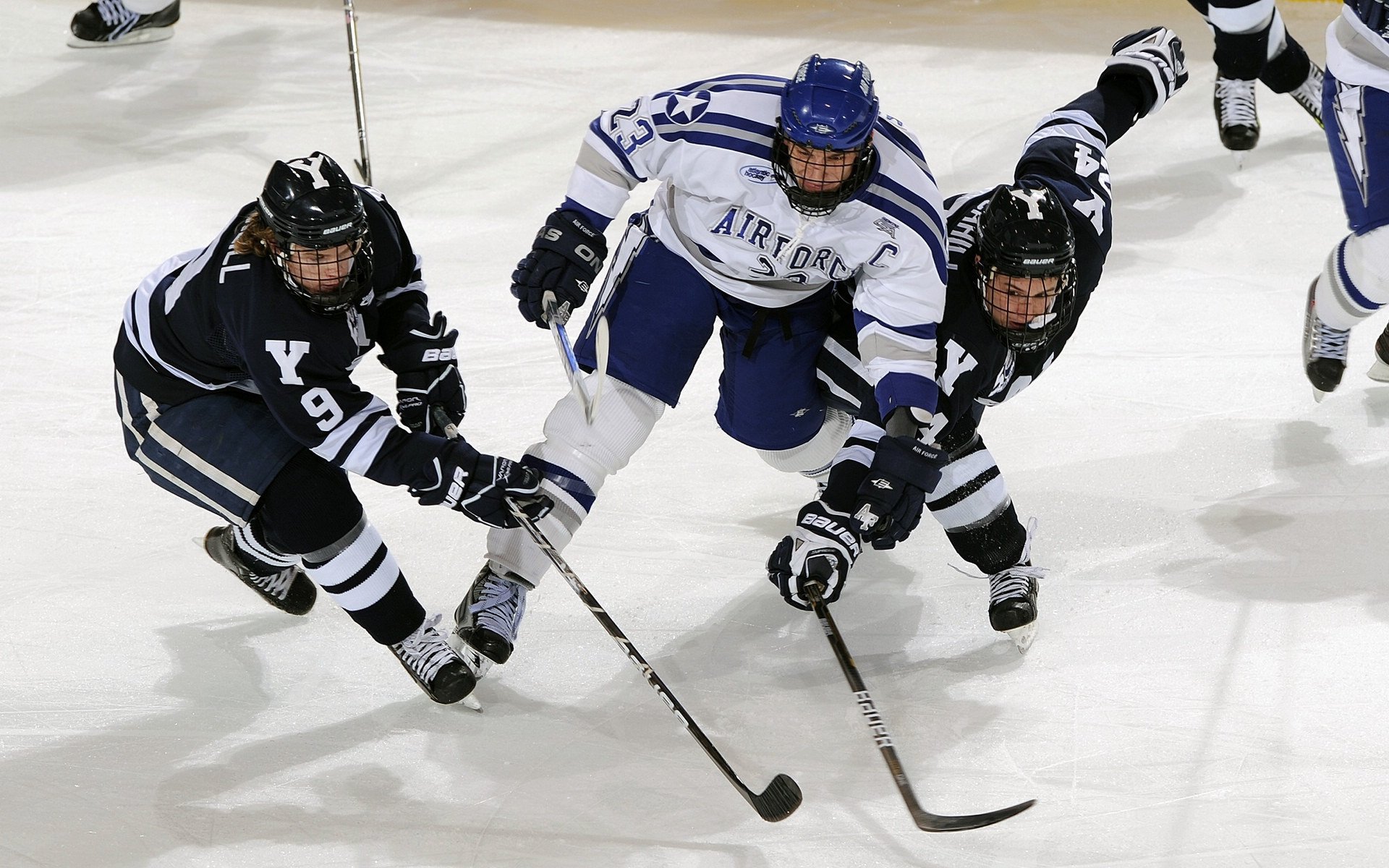 街道狂飙与赛场逆转，速度与意志的双重奏